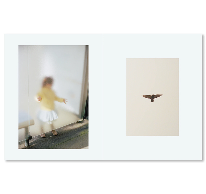 NOTES ON ORDINARY SPACES / Ola Rindal ON READING Online Shop