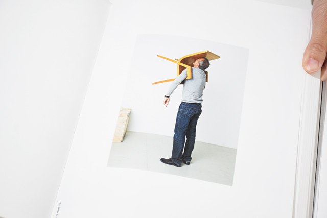 Photographs / Erwin Wurm ON READING Online Shop