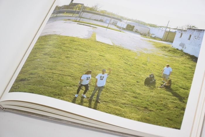A POUND OF PICTURES / Alec Soth ON READING Online Shop